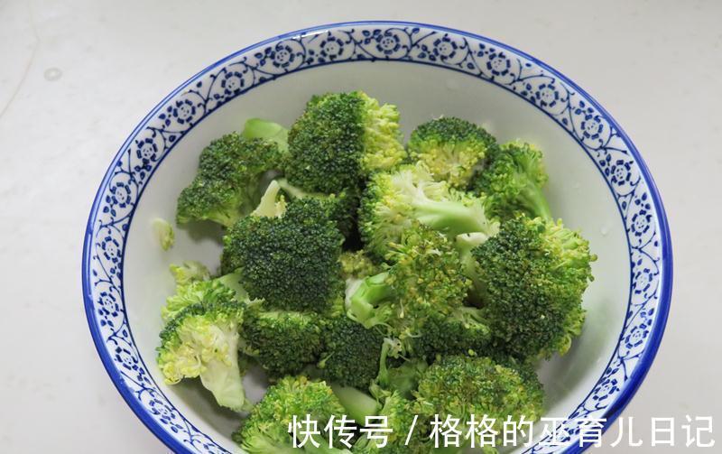 虾头别丢掉，与西兰花一起炒，味道足营养高，儿子一人吃一盘没够