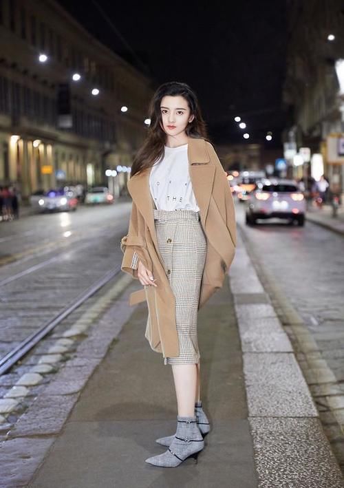 简约|穿什么还不明白？最流行就是风衣，简约穿搭简直不要太好看