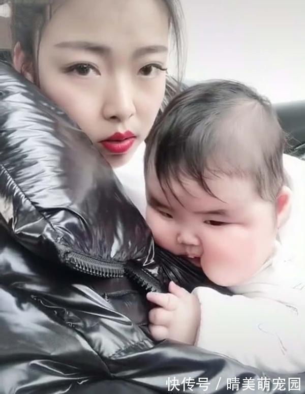 脸型|宝妈吐槽自家宝宝的脸型全网少见,网友:脸是单独喂养的吧