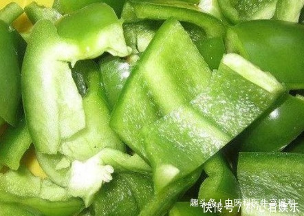 中老年人|青椒是天然“不老药”,但要知道吃青椒的2个禁忌,吃对了才健康