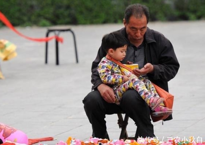 农村俗语: “养儿别养俩, 养俩轮官马”, 说的有道理吗?