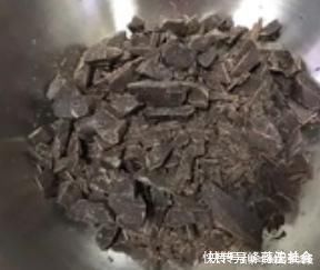 烘焙，巧克力古早蛋糕的做法，吃一口有爆浆的巧克力，这味道好吃