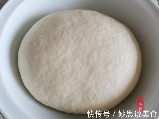 试试我这个馅料的包子，冬瓜粒粒分明，肉香味美让你食欲大开