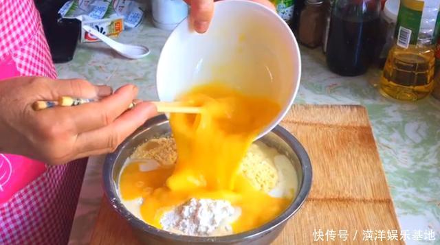 天冷了,玉米面别再蒸发糕了,教你个简单做法,比面包还好吃!