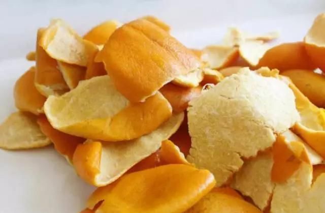 晾干|橘子皮晒一晒,养花用的上,有3大好处,解决一切养花难题