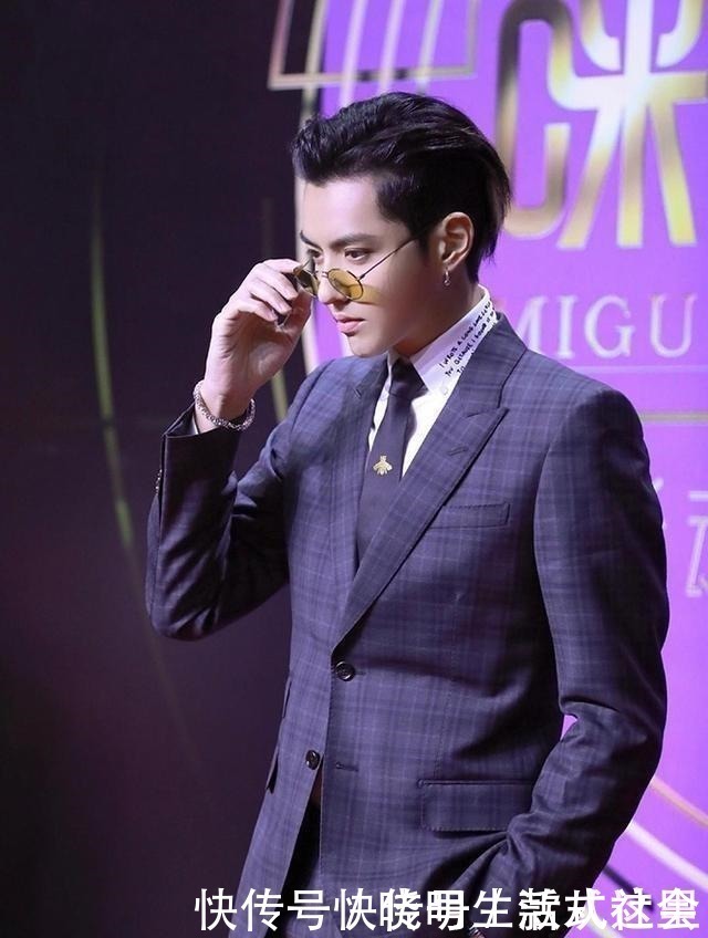 贝克汉姆|男人过了40岁,尽量别留以下5种发型,又土又显老