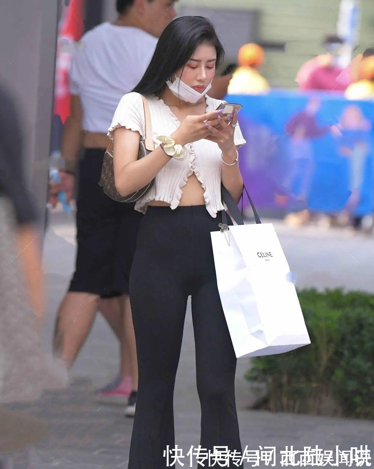 平底鞋|打底裤“失宠”了，如今小黑裤成了“香饽饽”，化解腿粗的烦恼