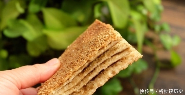 面食|烙饼软怎么和面?开水烫或加鸡蛋,都不对!教你几种做法,太香了