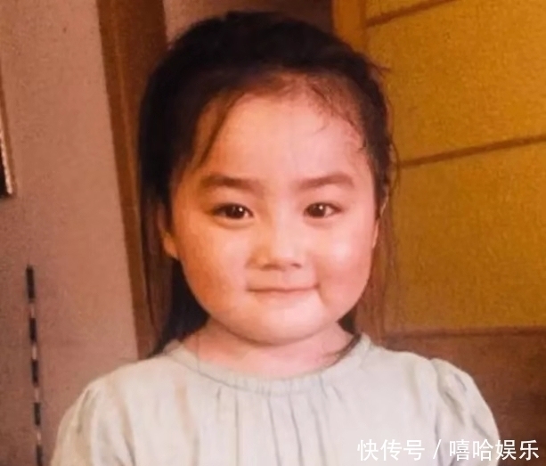 女儿|夫妻出国前，把宝贝女儿交给爷爷奶奶照顾，两月后女儿长成这模样