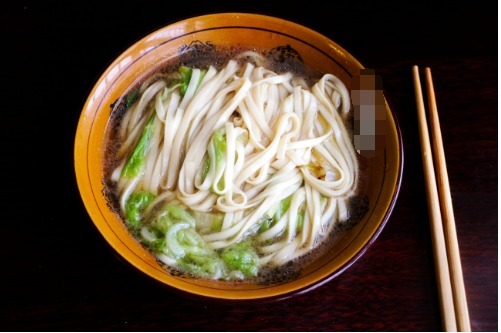 从小到大|天越冷，越喜欢煮这碗面，简单鲜美，从小到大30多年没吃够