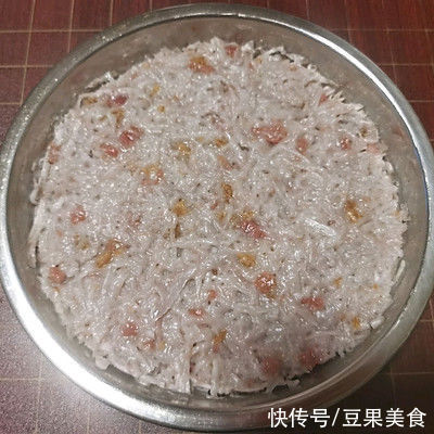 有了腊味芋头糕，老公每天多吃一碗饭