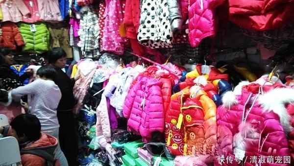 冬天少给娃穿这种保暖衣服,潜藏着三大隐患,很多宝妈还在高兴买