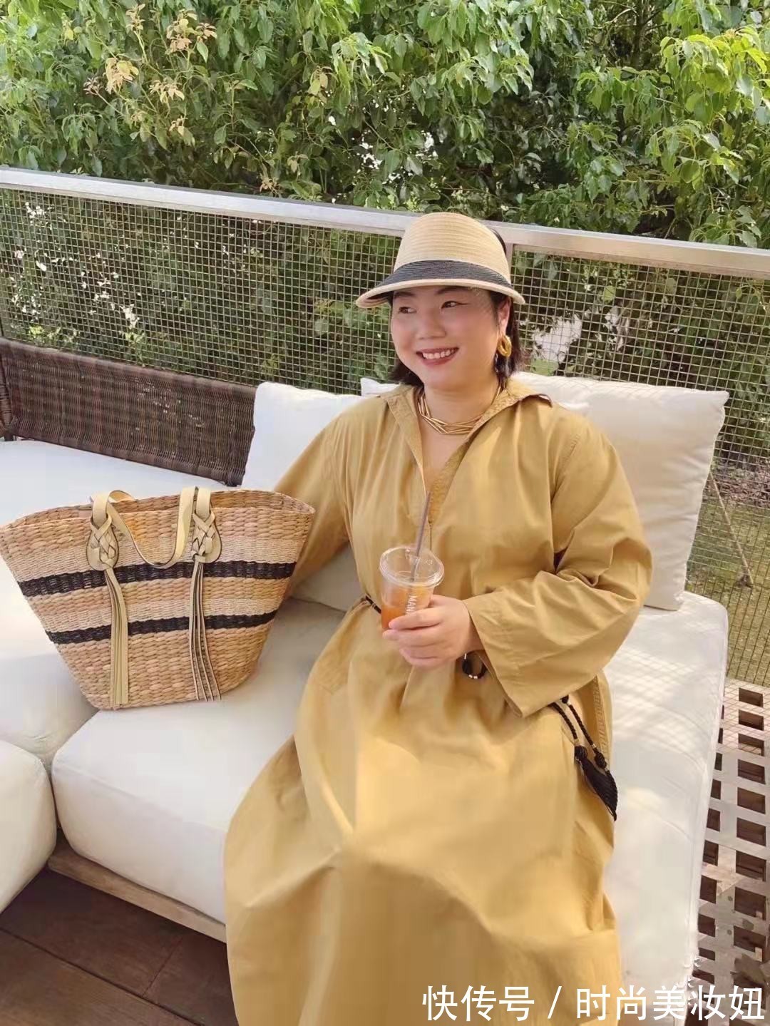 穿搭 这才是中年微胖女人该有的穿搭,高级简约又显贵,无关身材