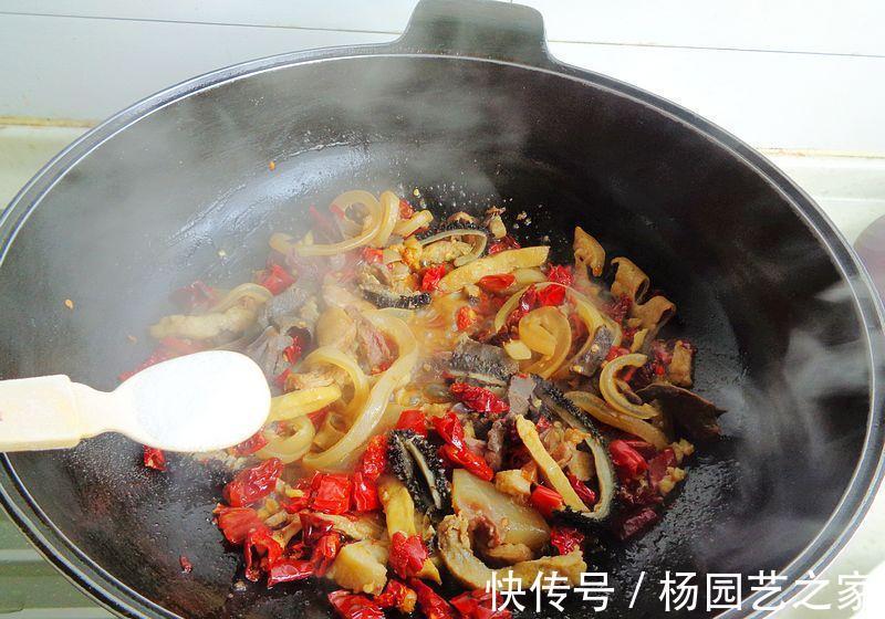 下饭又下酒的爆炒牛杂,新手都能做出来,收藏好,国庆节给家人做