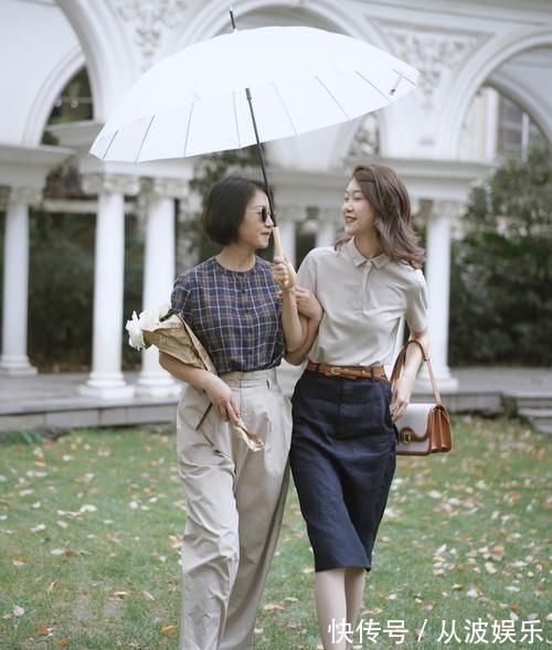 乐福鞋 40、50岁的女人,别穿高跟鞋了,今年流行这3种平底鞋,时髦高贵