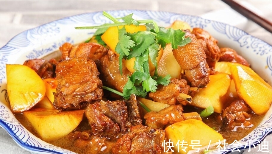 腥味|入秋后多吃鸡肉,炖鸡时,别再直接下锅炖,多做2步,鲜嫩没腥味