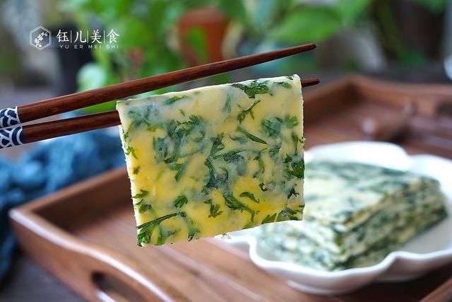 电饼铛|入秋后，多给家人用这菜做早餐饼，味道清香又营养，10分钟全搞定