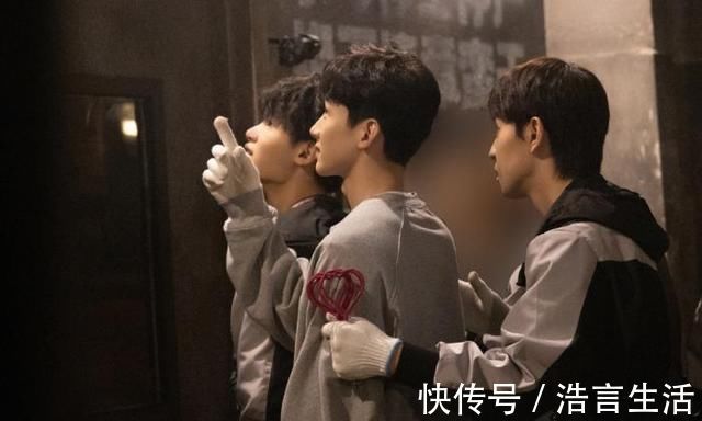 敬亭開啟密逃模式!解鎖NPC模式、超淡定反應(yīng)被網(wǎng)友調(diào)侃