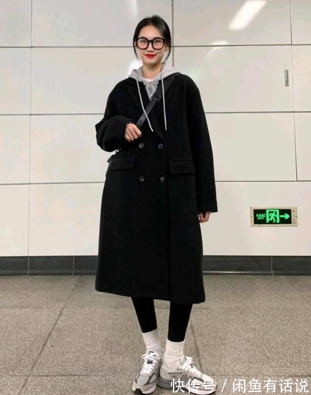 高筒靴|冬天还是“打底裤”的主场,记住这3个搭配细节,没人敢说你土气