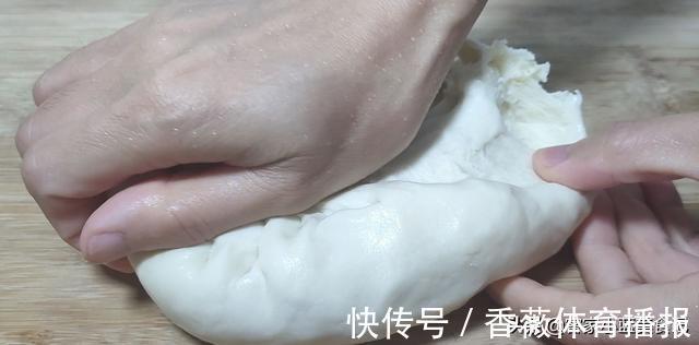 牛舌状|第一次用开水烫面做口袋饼,没想到这么简单,凉了也不硬,真好吃