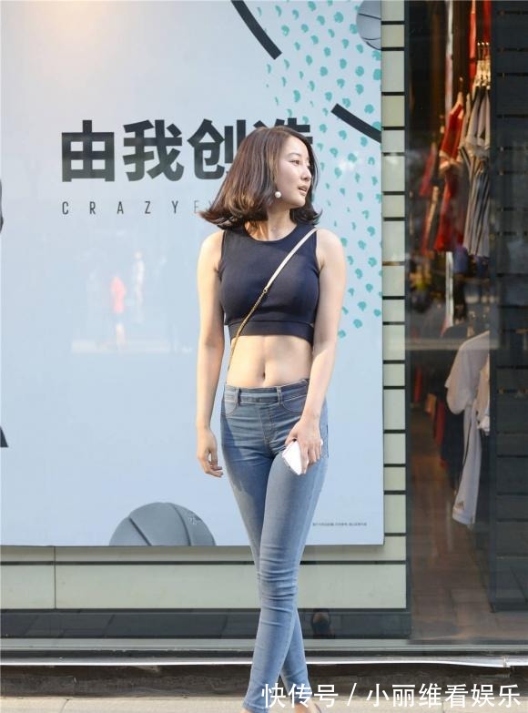 白色衬衫|包臀短裙搭配白色衬衫,是非常百搭的职场穿搭,简洁大方又时尚