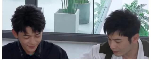 向往的生活|《中餐厅5》首播被群嘲，宁静“大姐大”做派惹反感，黄晓明躺枪