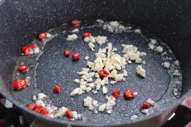 比肉菜还受欢迎的素炒，富含蛋白质营养十足，白米饭都要多盛一碗