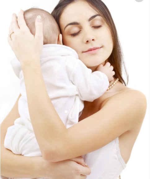 平安健康|宝宝不满百天, 绝对不能让这3种人抱, 为了宝宝再亲也不行