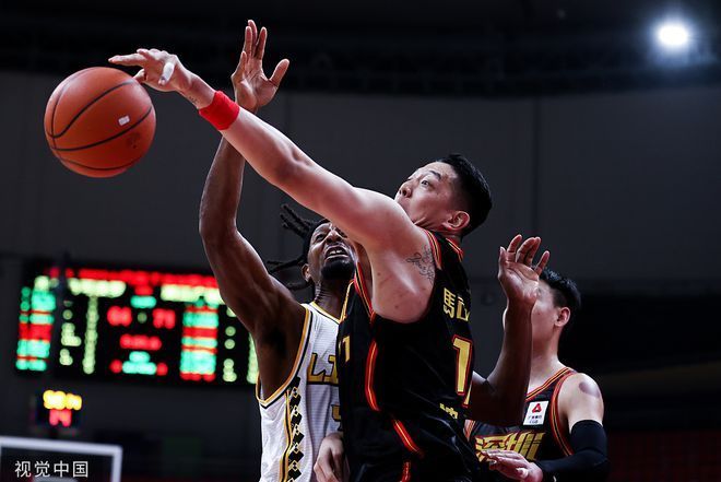 布克|布克35分7助攻!深圳絕殺廣廈取9連勝 沈梓捷17+11孫銘徽28+10