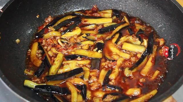  比肉|鱼香茄子怎么做才正宗？调对鱼香汁，无论怎么炒都香，比肉下饭