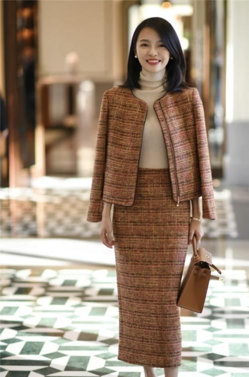 女人不管多大年纪，穿衣服尽量避免这3种“颜色”，沉闷还显老气