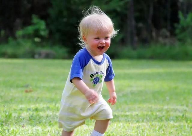 生长激素|孩子的身高由什么决定？除了遗传，还有这三个后天因素同样重要