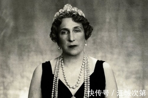 de 西班牙王室的传家宝：Joyas de Pasar珠宝系列，只能传给君主
