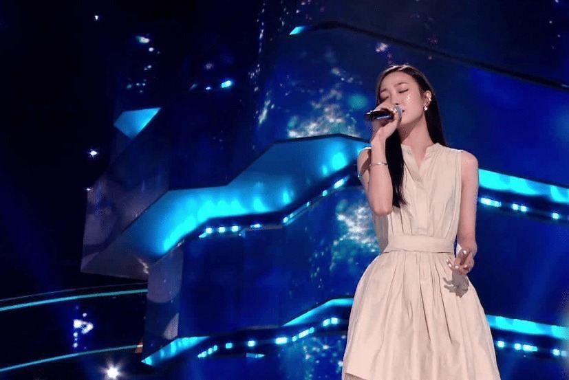 唱功|《中国好声音》李宇春歌曲拖累学员,潘虹唱功比她好,台风却不行