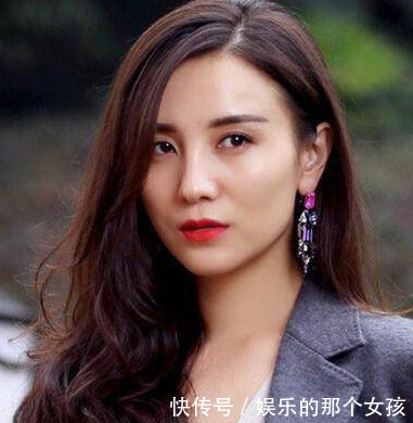 小宋佳可以说是近些年女星中的演技派,毕业于上海举学院,是当今的影视