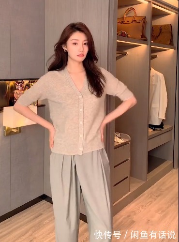 亮色|为什么你穿针织开衫显老气,这5组对比太真实,阿姨和姐姐的区别