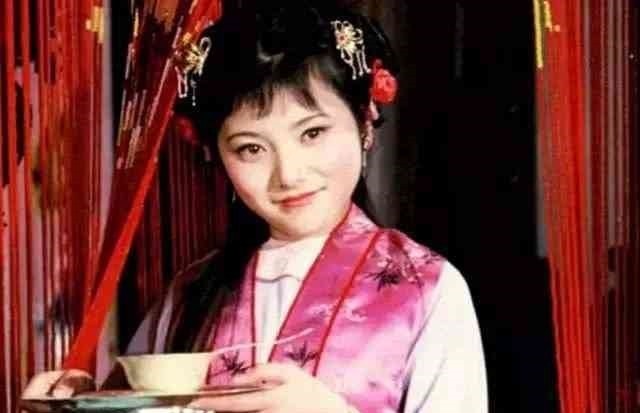 贾母@10岁的雪雁背井离乡,陪黛玉去人生地不熟的城市打拼,非等闲之辈