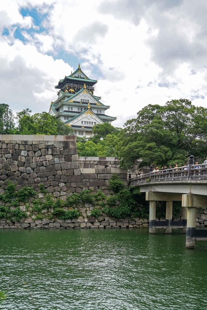 大阪城天守阁，一座钢筋混凝土的仿古建筑，却成了日本旅游的象征