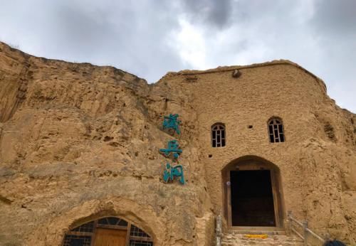  诗意|诗意才情｜刀劈摩天崖，巨笔写春秋！