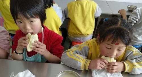 脾胃|儿科医生宝宝积食体质差,谨记一少一多一饮一按,强脾长大个