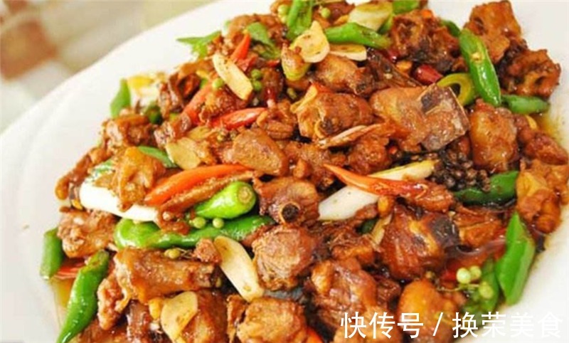炒鸡不用去外面吃了，这样做，鲜嫩麻辣，超好吃！