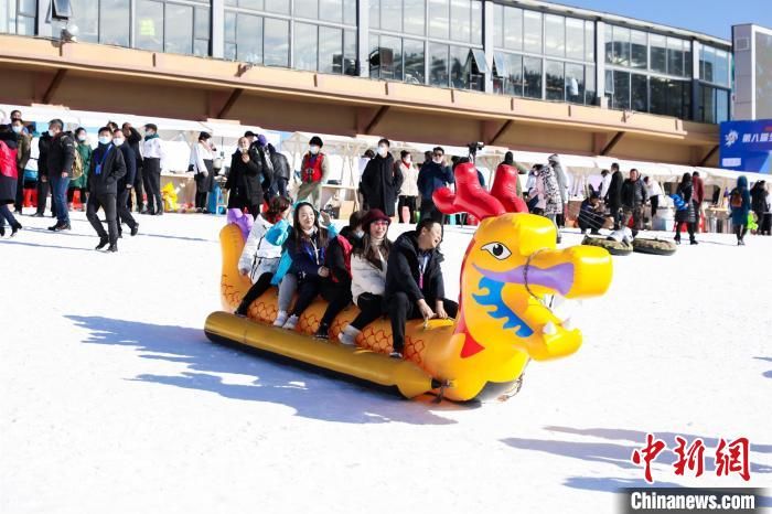 会场|湖北神农架：冰雪运动解决旅游季节平衡问题