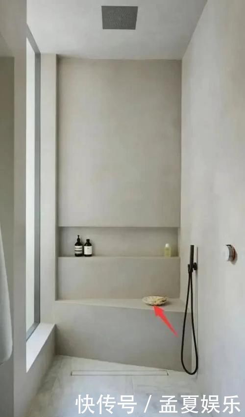 长方形|卫生间再小都要砌个墩子,墙角不要1㎡,老人却安全实用多了