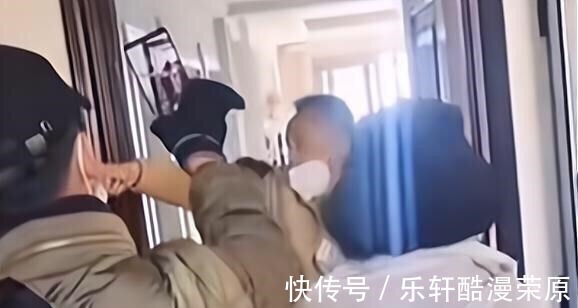 争房$争房大战愈演愈烈,熊磊父亲被逼拿刀自救而熊磊大半夜跑河边