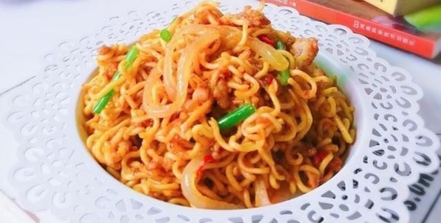 便面的做法|方便面的8种别样吃法,有颜又美味,保证让你舔完最后一滴汤!