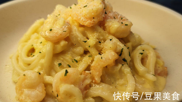 奶油虾仁乌冬面 | 香醇浓郁，好吃又低脂，必须安排啦