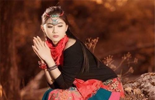 只好|中国有一姓氏,很多女性尴尬说不出口,只好偷偷选择改名换姓