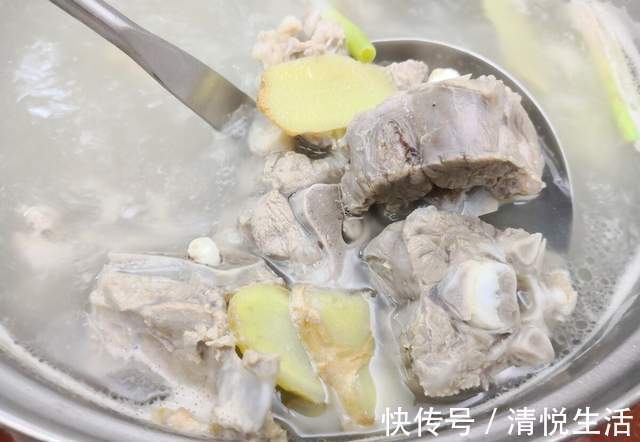 加料酒|炖羊肉时,记住“3放2不放”,羊汤鲜美羊肉鲜嫩,还没有膻味
