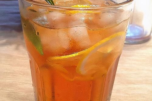  适量的冰块|某师傅的冰红茶，自己在家也能轻松做，简单方便，比外面卖的好喝