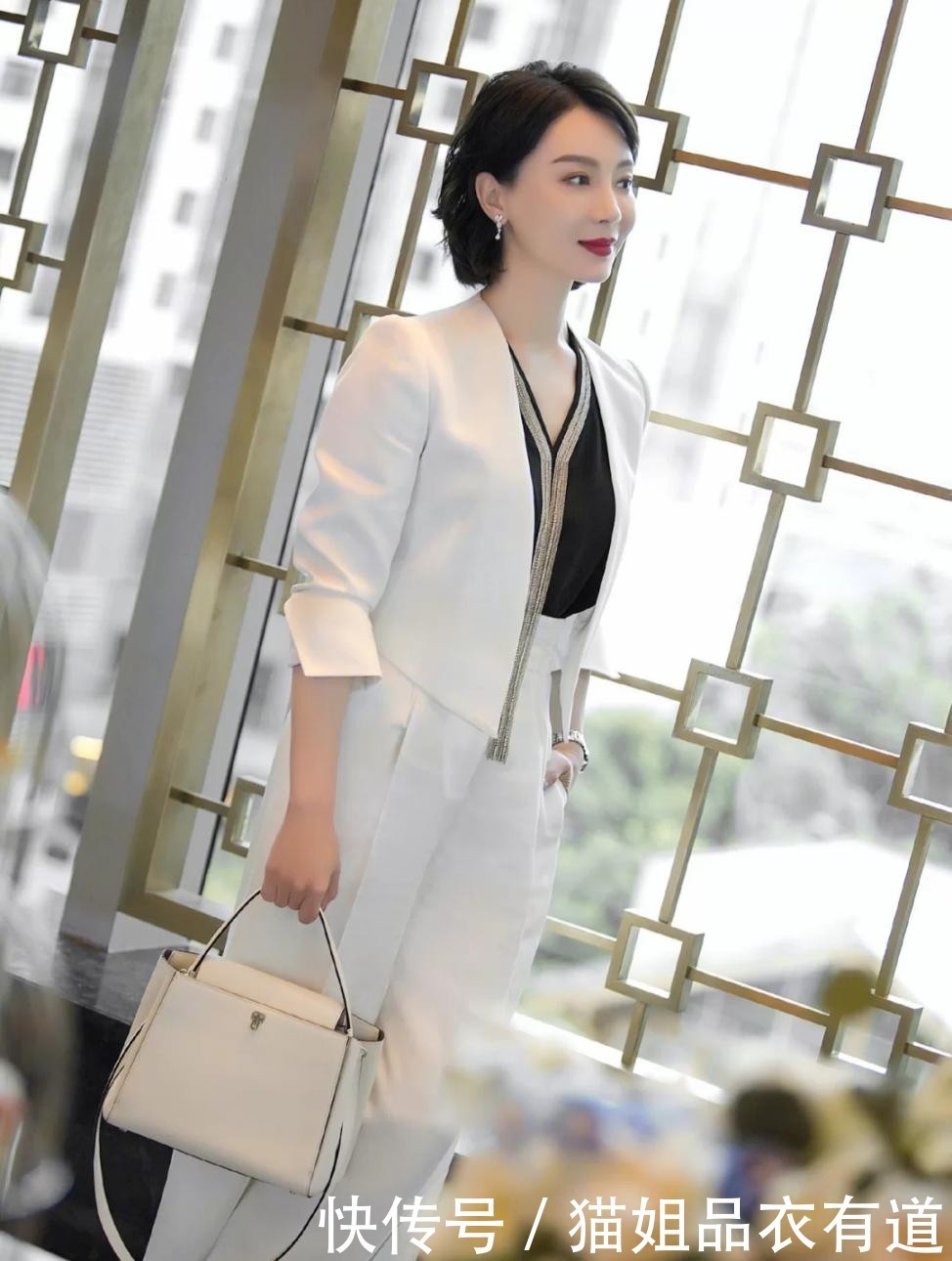 那些将基础款穿好看的女人,背后都藏着什么秘密?这里揭秘给你看